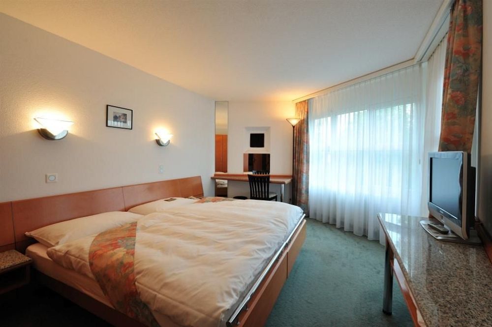 Grand Hotel Les Endroits La Chaux De Fonds Esterno foto